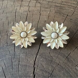 Vintage Sarah Coventry Enamel Floral Clip-On Earrings
